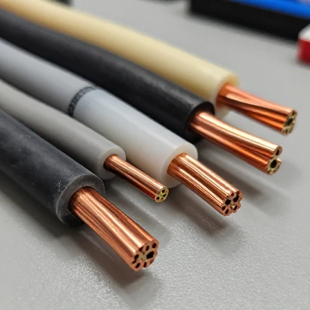 2c55229b-deb5-41f1-a629-7715e3ee026c تاثیر جنس روکش بر طول عمر و کارایی کابل های برق مسی